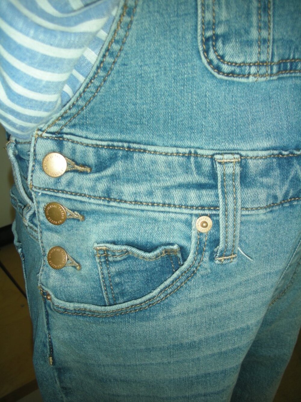 Universal Thread Denim Overalls Size 2/26R Soft Distressed Hem Adjustable Straps - Picture 3 of 10